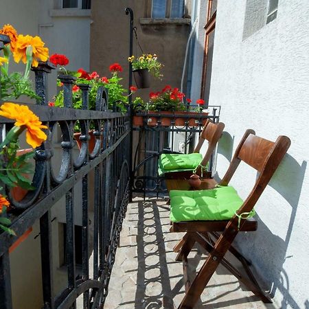 Time Traveling Apartment Sofia City Exterior photo